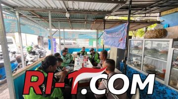 Kasubsatgas Dikmas Berikan Edukasi Keselamatan kepada Ojol di Canggu