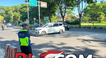 Polisi Atur Lalu Lintas di Bandara Ngurah Rai, Pastikan Arus Kendaraan Lancar dan Aman