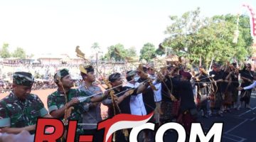 Kapolres Gianyar Hadiri dan Pastikan Pengamanan Pawai Budaya HUT Kota Gianyar ke-255 Berjalan Aman dan Kondusif