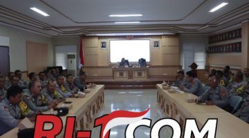 Wakapolres Gianyar Pimpin Anev dan Berikan Arahan kepada Kanit Binmas dan Bhabinkamtibmas