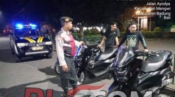 Patroli Malam, Samapta Polsek Mengwi Beri Imbauan Humanis di Kawasan Taman Ayun