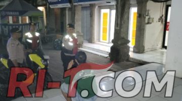 Patroli Harkamtibmas Sambangi Gerai ATM, Samapta Polsek Abiansemal Perkuat Keamanan Wilayah Pada Malam Hari