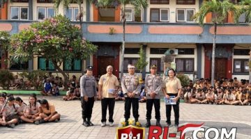 Polisi Sahabat Sekolah, Polsek Blahbatuh Sosialisasi di SMPN 2, Ajak Siswa Tertib Berlalu Lintas